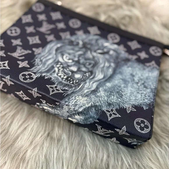 ❌❌SOLD ❌❌ Louis Vuitton x Chapman Brothers Lion Monogram Clutch 10.5x8x2 - Picture 9 of 12